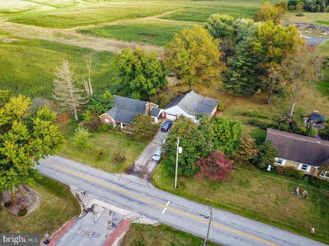 4330 PARADISE RD, Dover, PA 17315