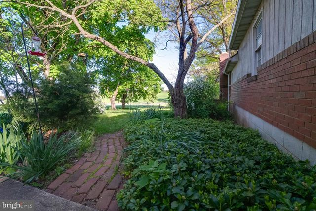 4330 PARADISE RD, Dover, PA 17315