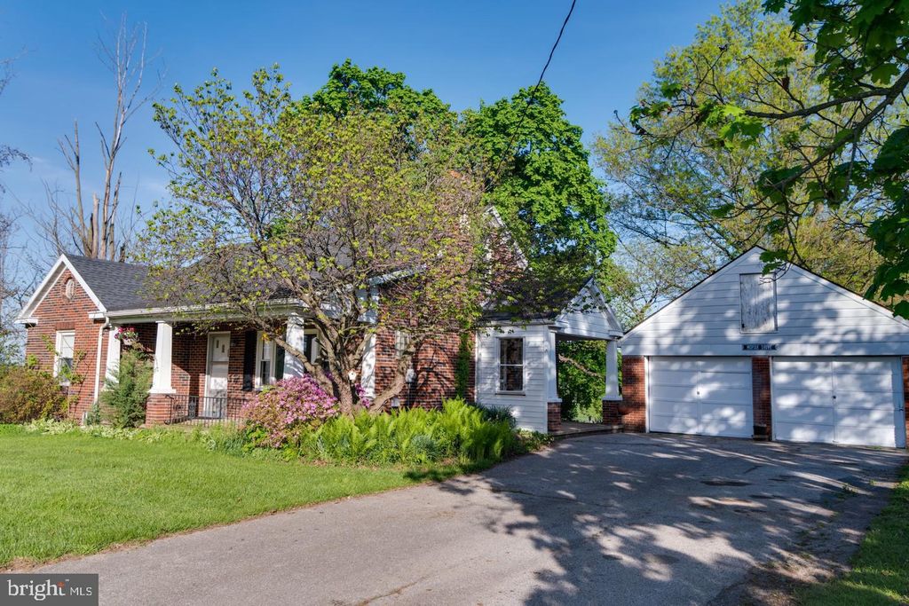 4330 PARADISE RD, Dover, PA 17315