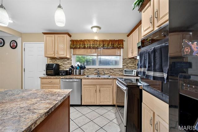 33 Club Grounds South Drive, Black Jack, MO 63033