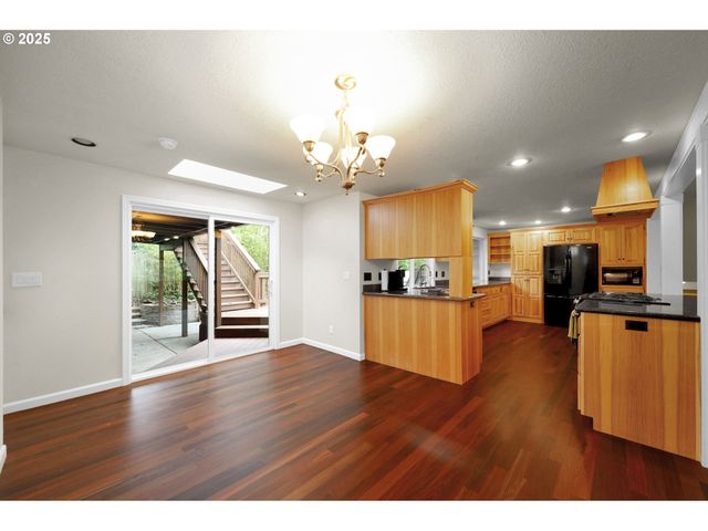 1332 JEPPESEN Ave, Eugene, OR 97401