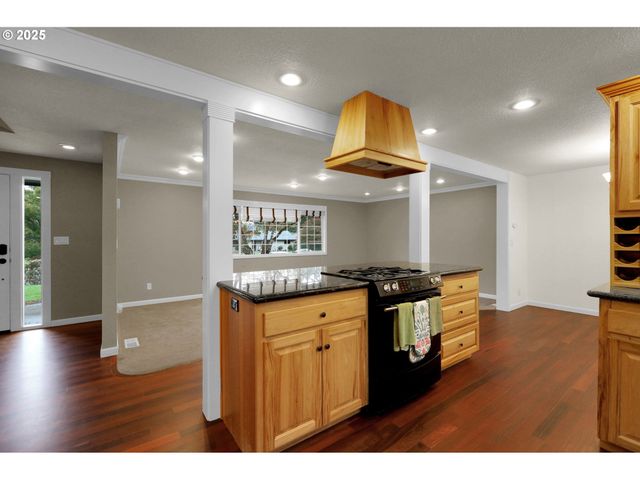 1332 JEPPESEN Ave, Eugene, OR 97401