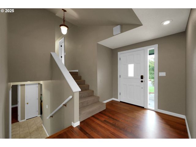 1332 JEPPESEN Ave, Eugene, OR 97401