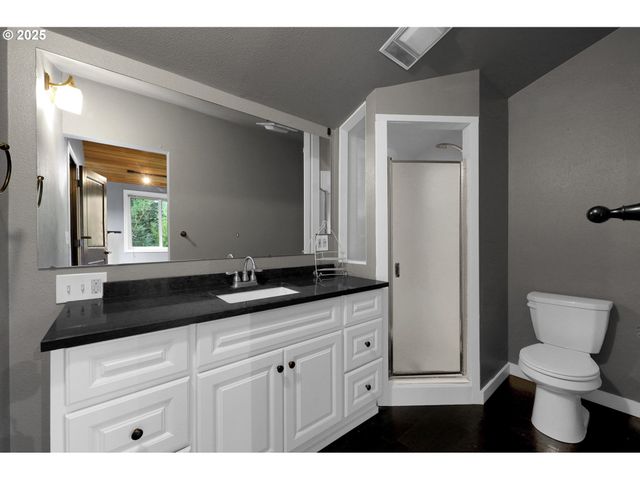 1332 JEPPESEN Ave, Eugene, OR 97401