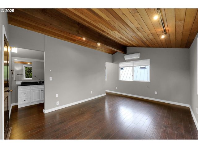 1332 JEPPESEN Ave, Eugene, OR 97401