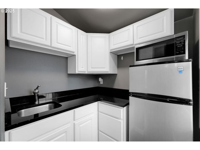 1332 JEPPESEN Ave, Eugene, OR 97401