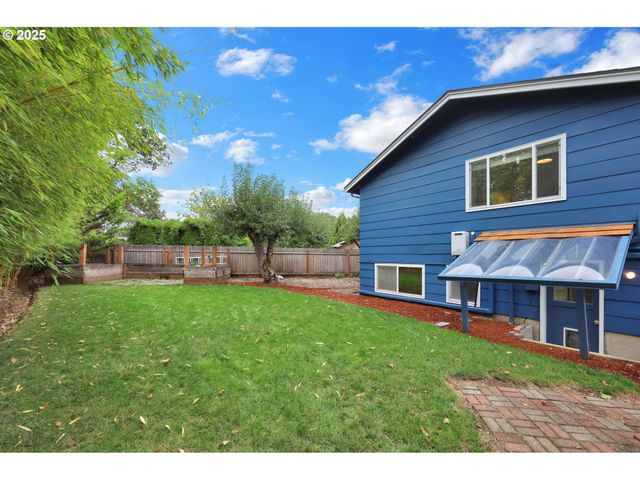 1332 JEPPESEN Ave, Eugene, OR 97401