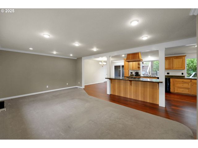 1332 JEPPESEN Ave, Eugene, OR 97401