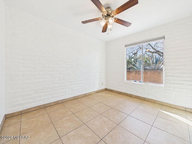 10501 E Calle Del Este, Tucson, AZ 85748