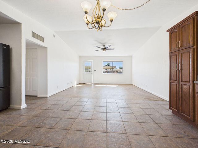 10501 E Calle Del Este, Tucson, AZ 85748