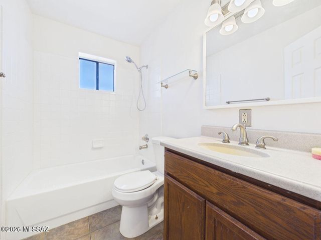 10501 E Calle Del Este, Tucson, AZ 85748