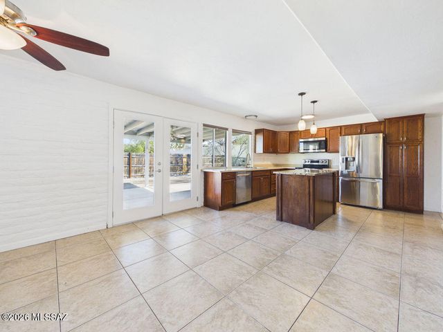 10501 E Calle Del Este, Tucson, AZ 85748