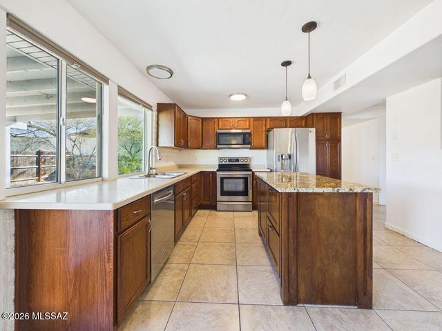 10501 E Calle Del Este, Tucson, AZ 85748