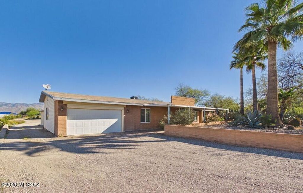 10501 E Calle Del Este, Tucson, AZ 85748