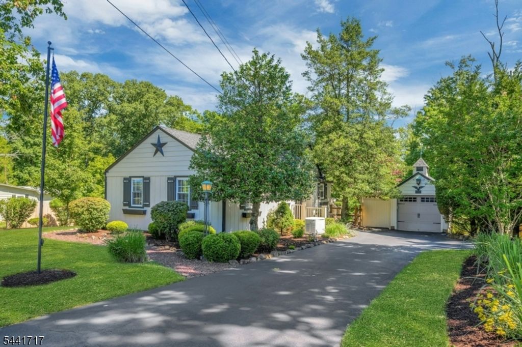 215 Mountainview Rd, Warren Twp., NJ 07059 — exterior