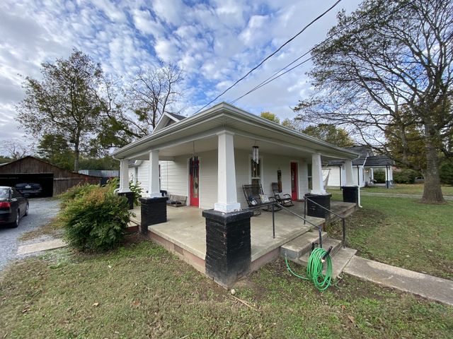 407 Riverview Dr, Shelbyville, TN 37160