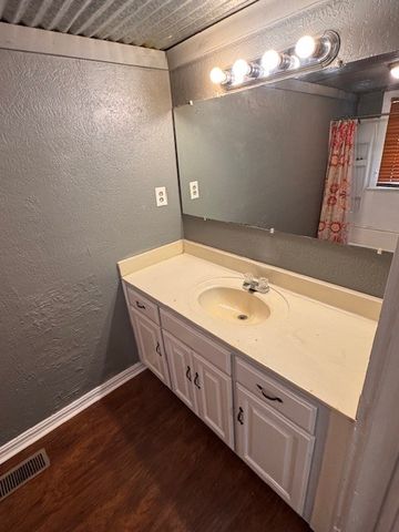 407 Riverview Dr, Shelbyville, TN 37160