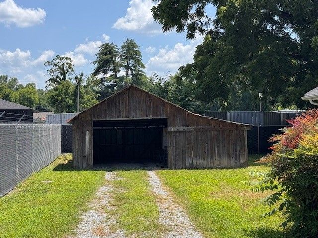 407 Riverview Dr, Shelbyville, TN 37160