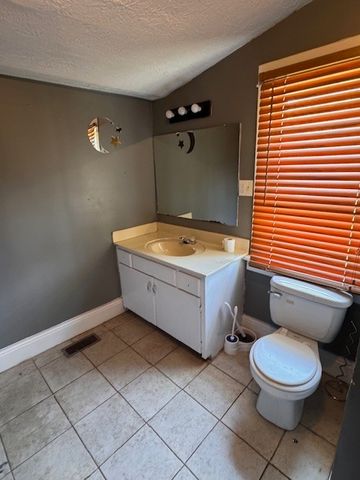 407 Riverview Dr, Shelbyville, TN 37160