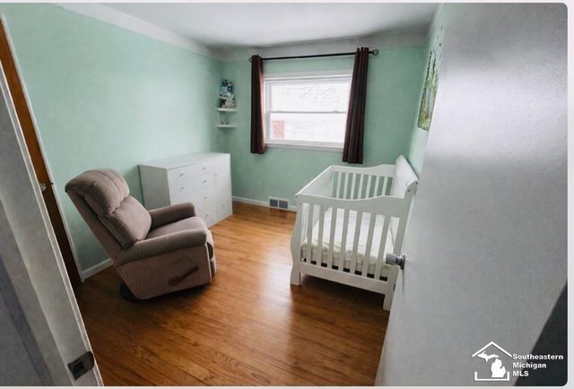 3266 S Margarette Court, Trenton, MI 48183