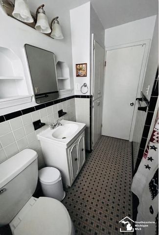 3266 S Margarette Court, Trenton, MI 48183