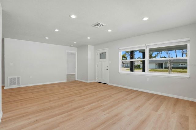 4511 HELENA STREET NE, St Petersburg, FL 33703