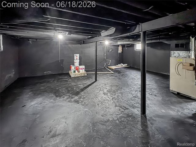 1114 Christopher Street, Flint, MI 48503