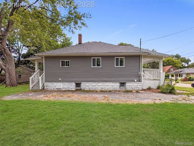 1114 Christopher Street, Flint, MI 48503