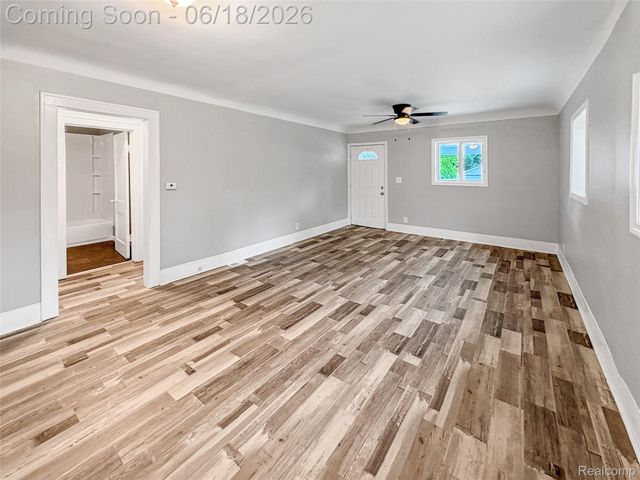 1114 Christopher Street, Flint, MI 48503
