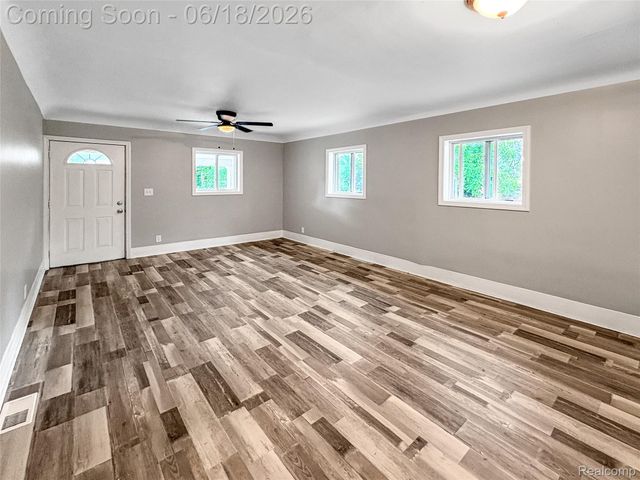 1114 Christopher Street, Flint, MI 48503