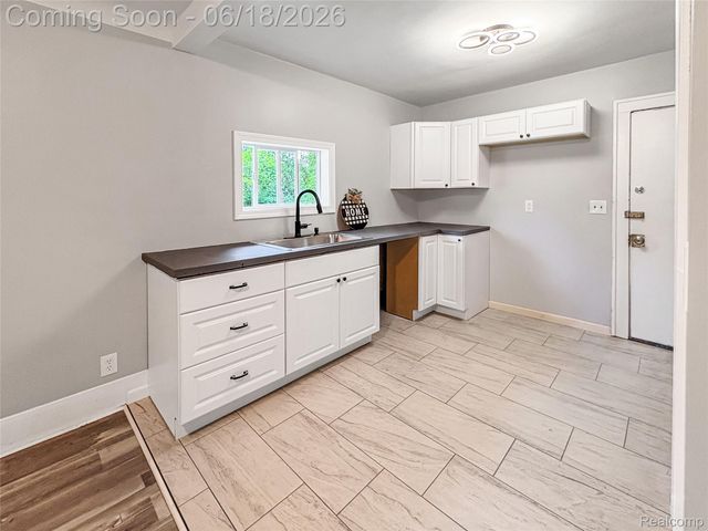 1114 Christopher Street, Flint, MI 48503