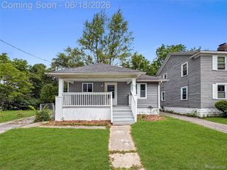 1114 Christopher Street, Flint, MI 48503