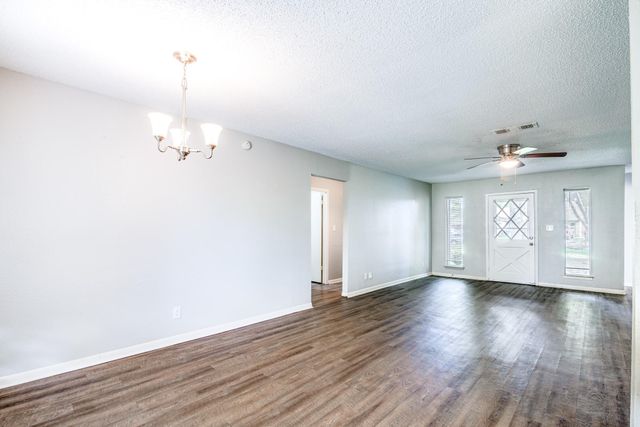 828 Noreda Street, Angleton, TX 77515