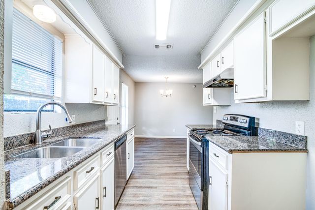 828 Noreda Street, Angleton, TX 77515