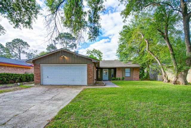 828 Noreda Street, Angleton, TX 77515