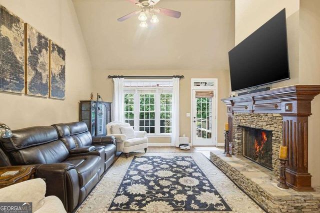 211 Cabin Creek Court, Woodstock, GA 30189