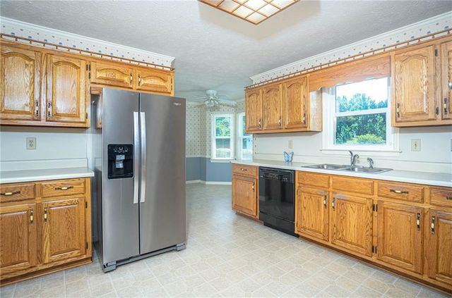 195 Skyview Drive, Social Circle, GA 30025