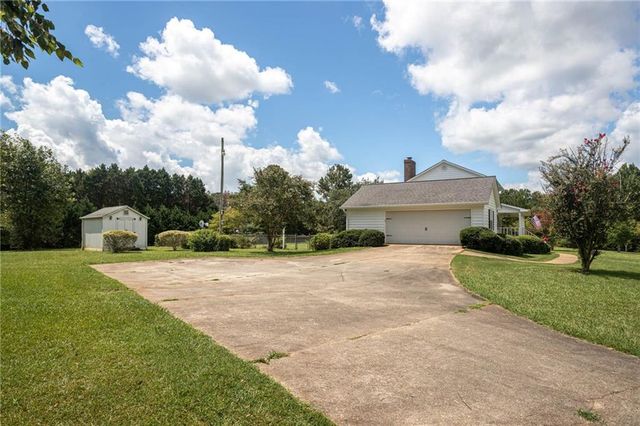 195 Skyview Drive, Social Circle, GA 30025