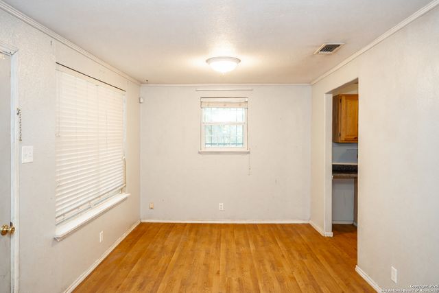525 Avenue D, Poteet, TX 78065