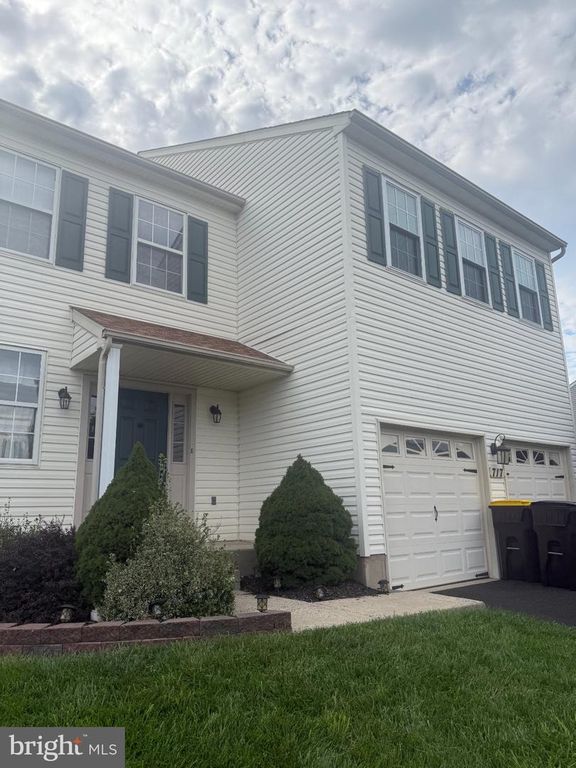 717 QUEEN RD #, COLLEGEVILLE, PA 19426 — exterior