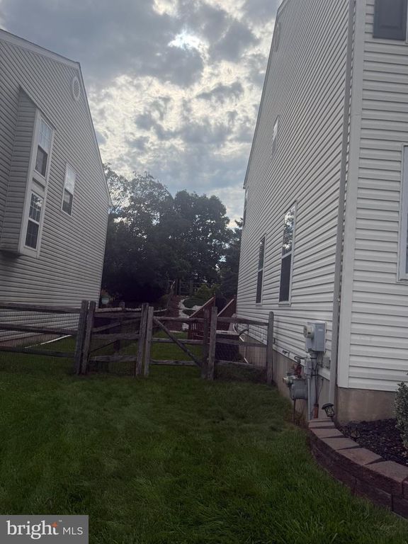 717 QUEEN RD #, COLLEGEVILLE, PA 19426 — photo 2