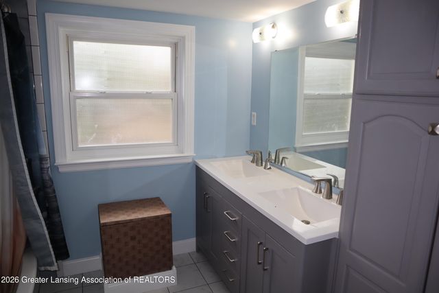 5601 S Washington Avenue, Lansing, MI 48911