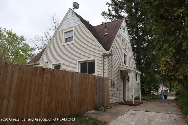 5601 S Washington Avenue, Lansing, MI 48911