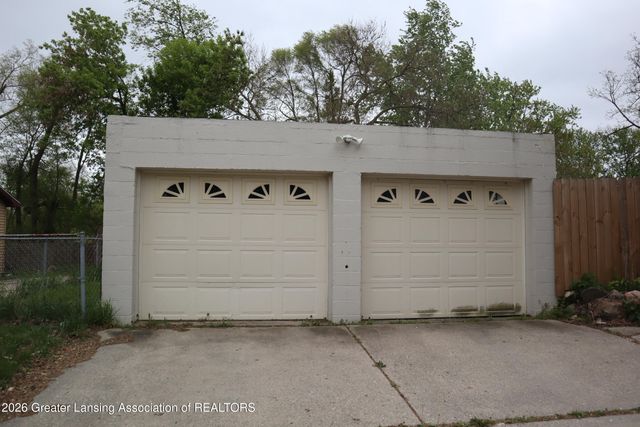 5601 S Washington Avenue, Lansing, MI 48911