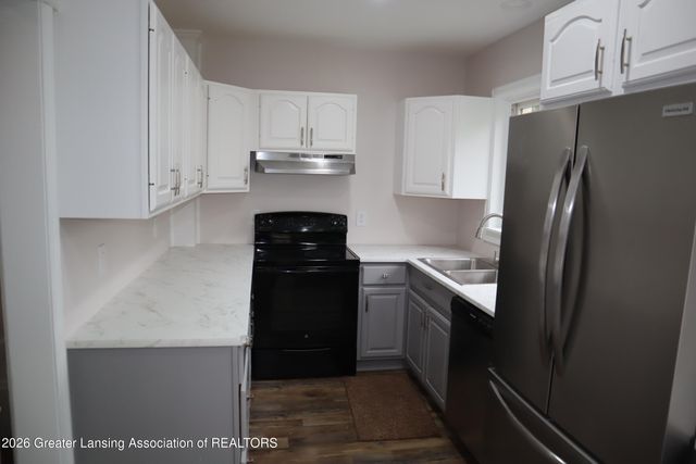 5601 S Washington Avenue, Lansing, MI 48911
