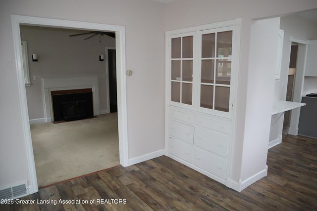 5601 S Washington Avenue, Lansing, MI 48911