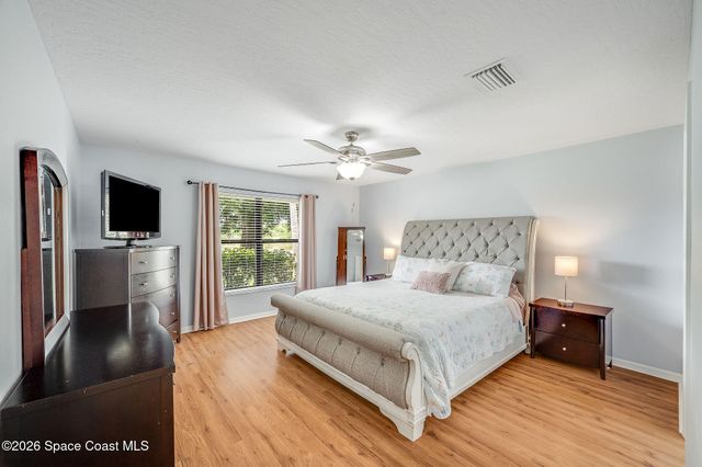 4500 Hunters Run Circle, Grant, FL 32949
