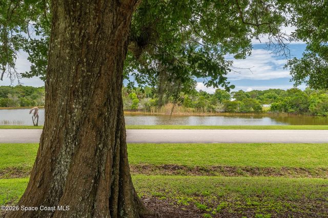 4500 Hunters Run Circle, Grant, FL 32949