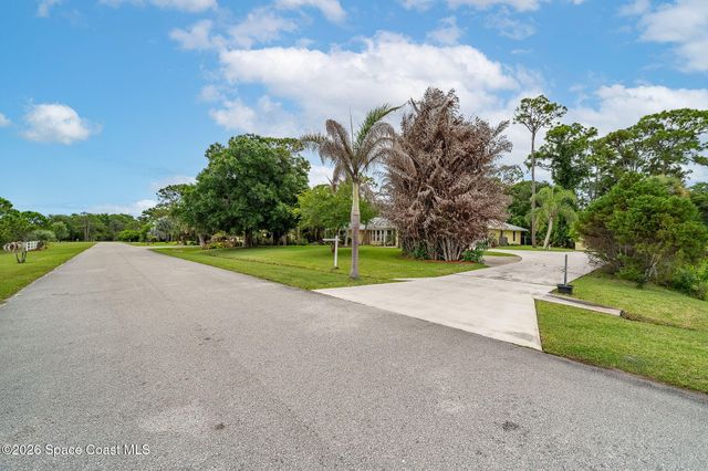 4500 Hunters Run Circle, Grant, FL 32949