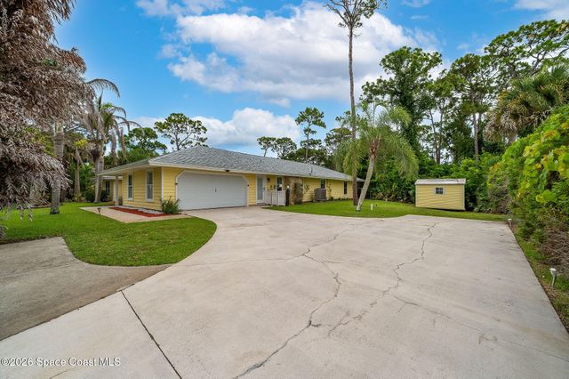 4500 Hunters Run Circle, Grant, FL 32949